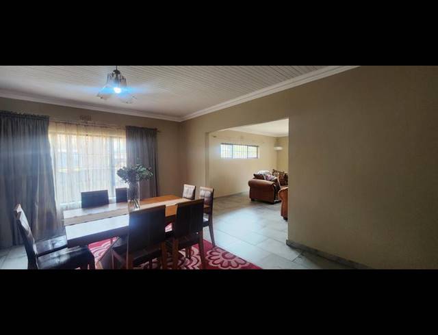 4 BEDROOM HOUSE FOR SALE IN SUNWARD PARK